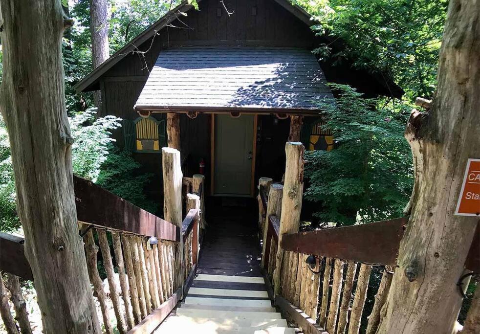 Chateau Treehouse #11 @ Oak Crest Cottages And Treehouses Eureka Springs Eksteriør billede