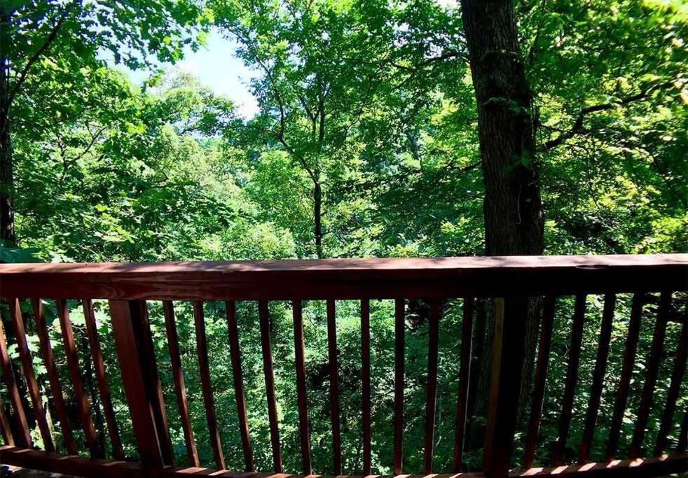 Chateau Treehouse #11 @ Oak Crest Cottages And Treehouses Eureka Springs Eksteriør billede